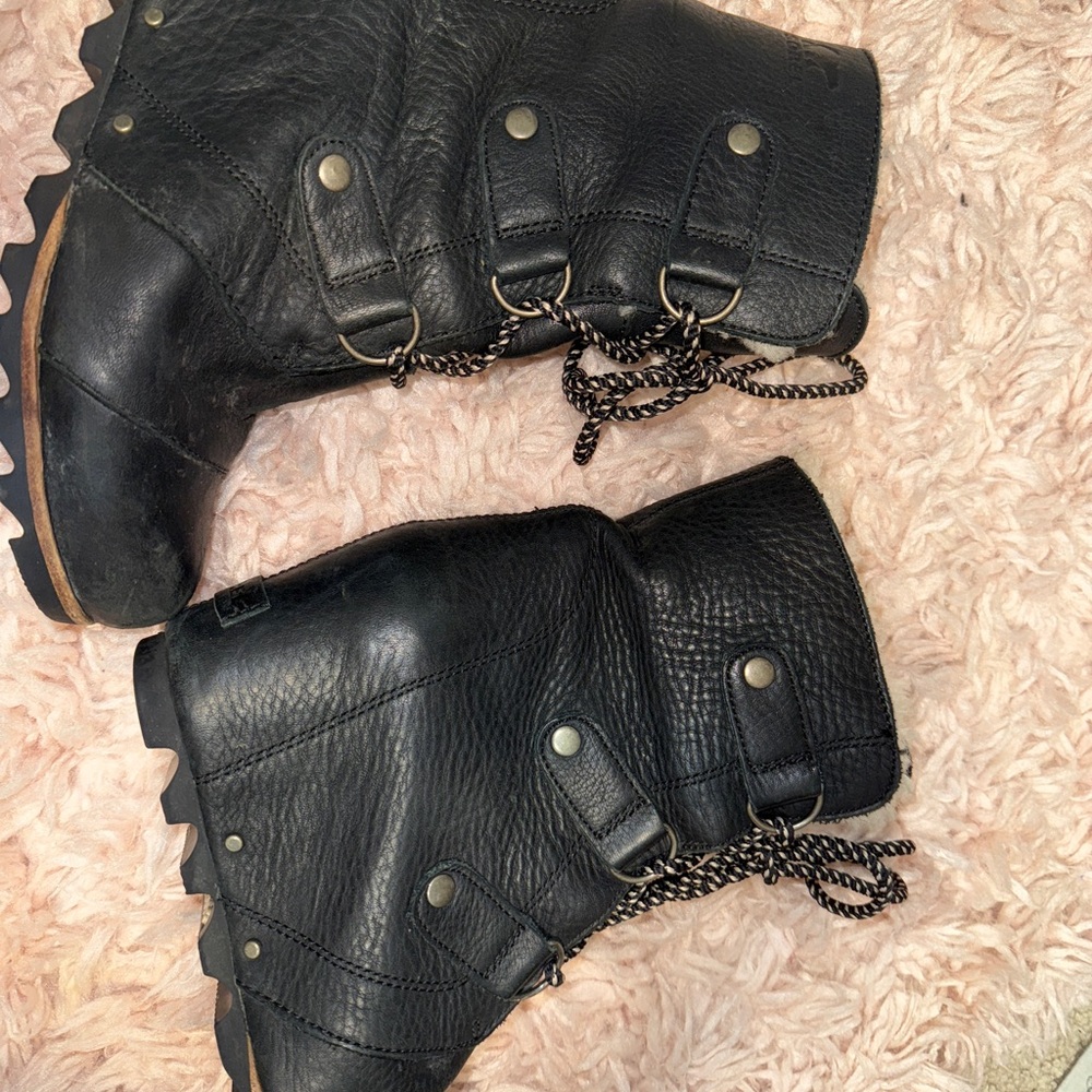 Sorel Joan of arctic wedge boots 7.5